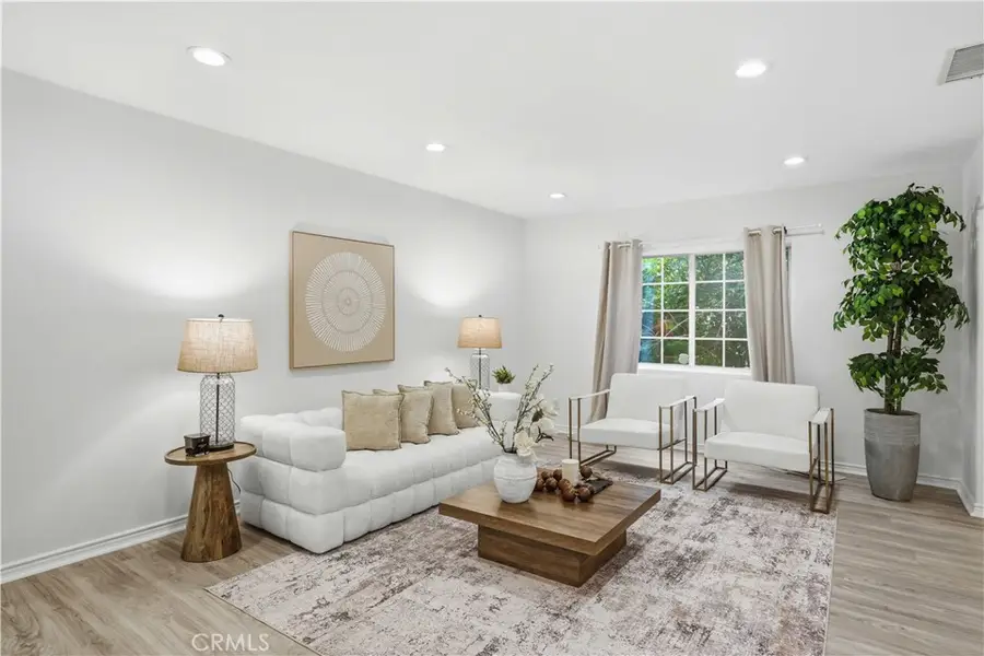 5224 Woodlake, Woodland Hills, CA 91367 - #3