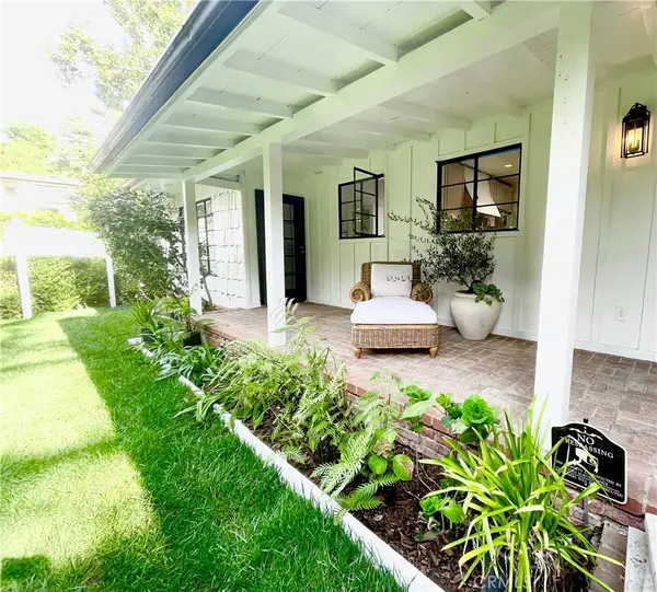 13606 Oak Canyon Avenue, Sherman Oaks, CA 91423