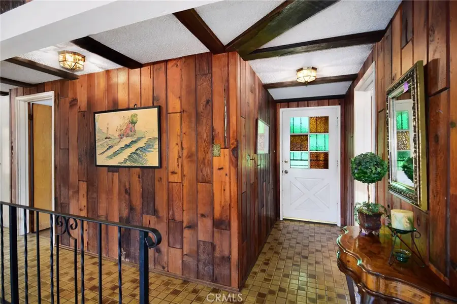 5300 Garden Grove Avenue, Tarzana, CA 91356 - #3