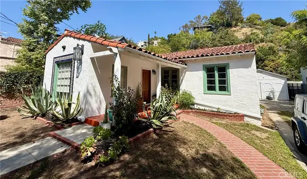 2620 N Beachwood, Los Angeles, CA 90068