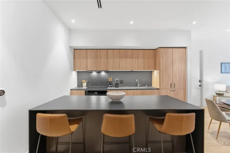 1030 N Kings Road #405, West Hollywood, CA 90069 - #3