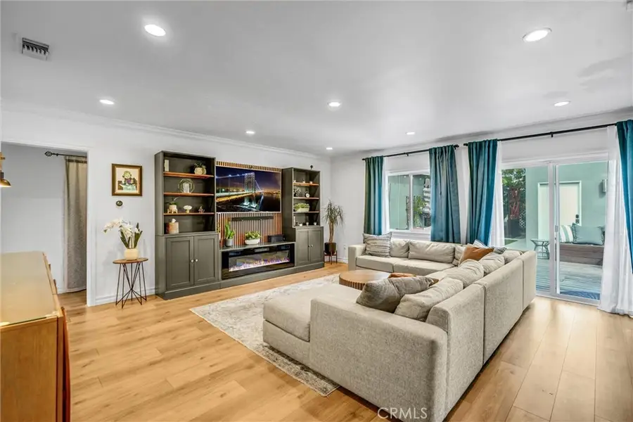 6830 Bothwell Road, Reseda, CA 91335 - #3