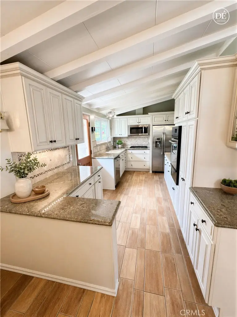 6750 Limerick Avenue, Winnetka, CA 91306 - #2