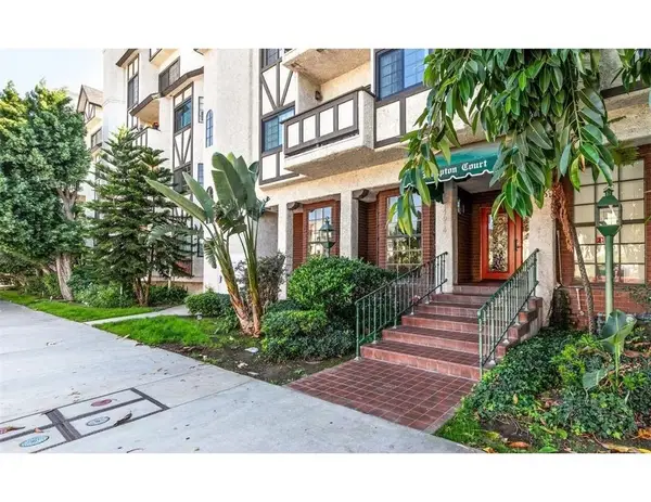 17914 Magnolia Boulevard #210, Encino, CA 91316