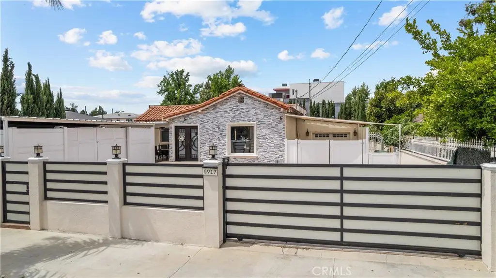 6917 Tyrone, Van Nuys, CA 91405 - #1