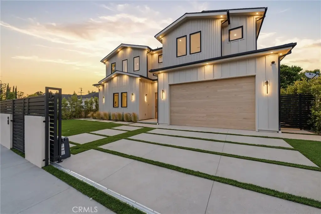 19141 Erwin, Tarzana, CA 91335 - #1