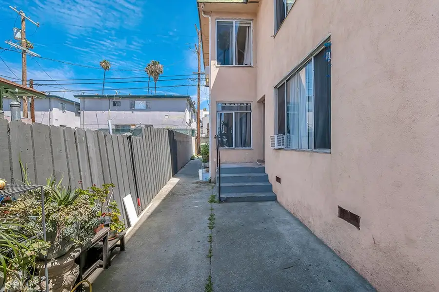 132 N Normandie, Los Angeles, CA 90004 - #3