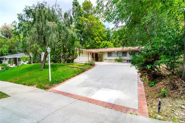 20600 Clarendon, Woodland Hills, CA 91367