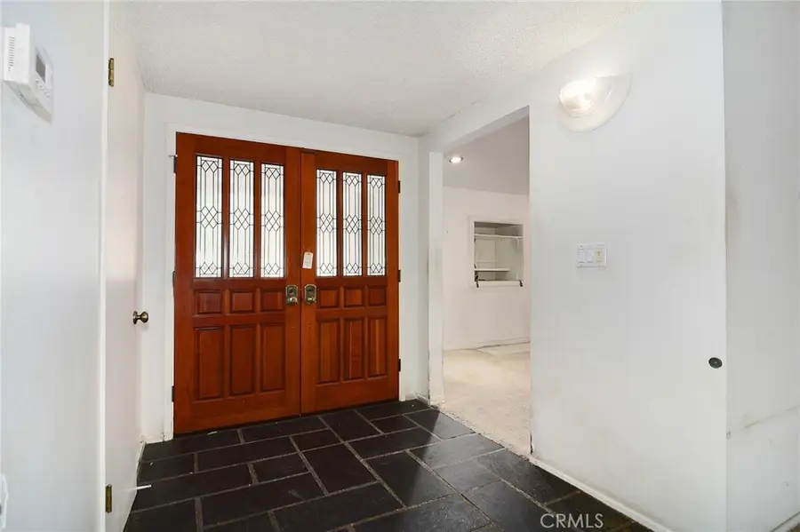 20600 Clarendon, Woodland Hills, CA 91367 - #2