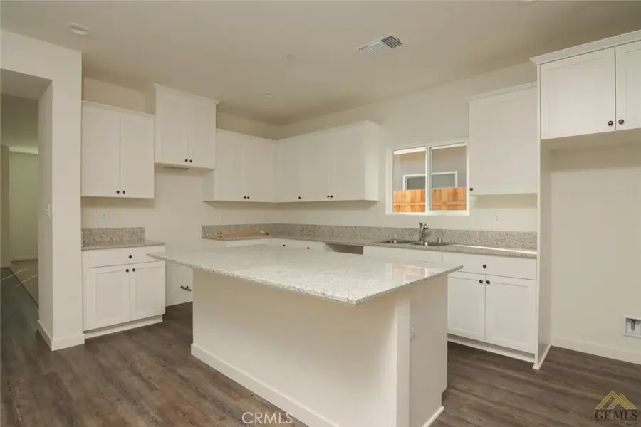 802 Kidlington Court, Bakersfield, CA 93307 - #3