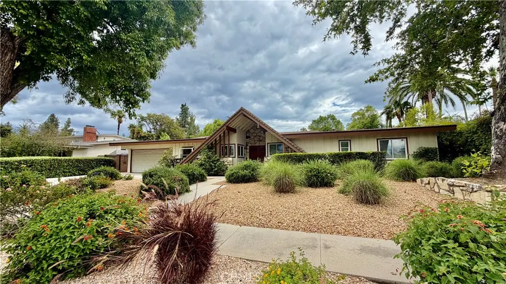 22430 Collins, Woodland Hills, CA 91367 - #1