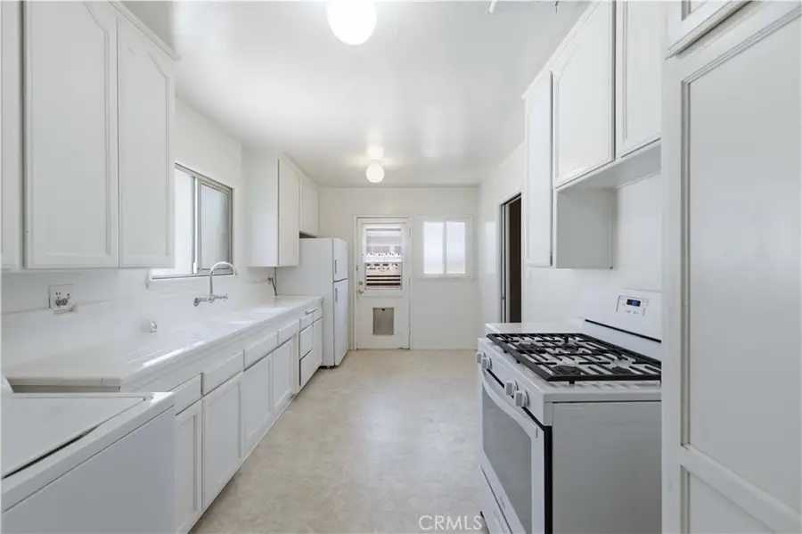 1438 W Ivyton, Lancaster, CA 93534 - #3
