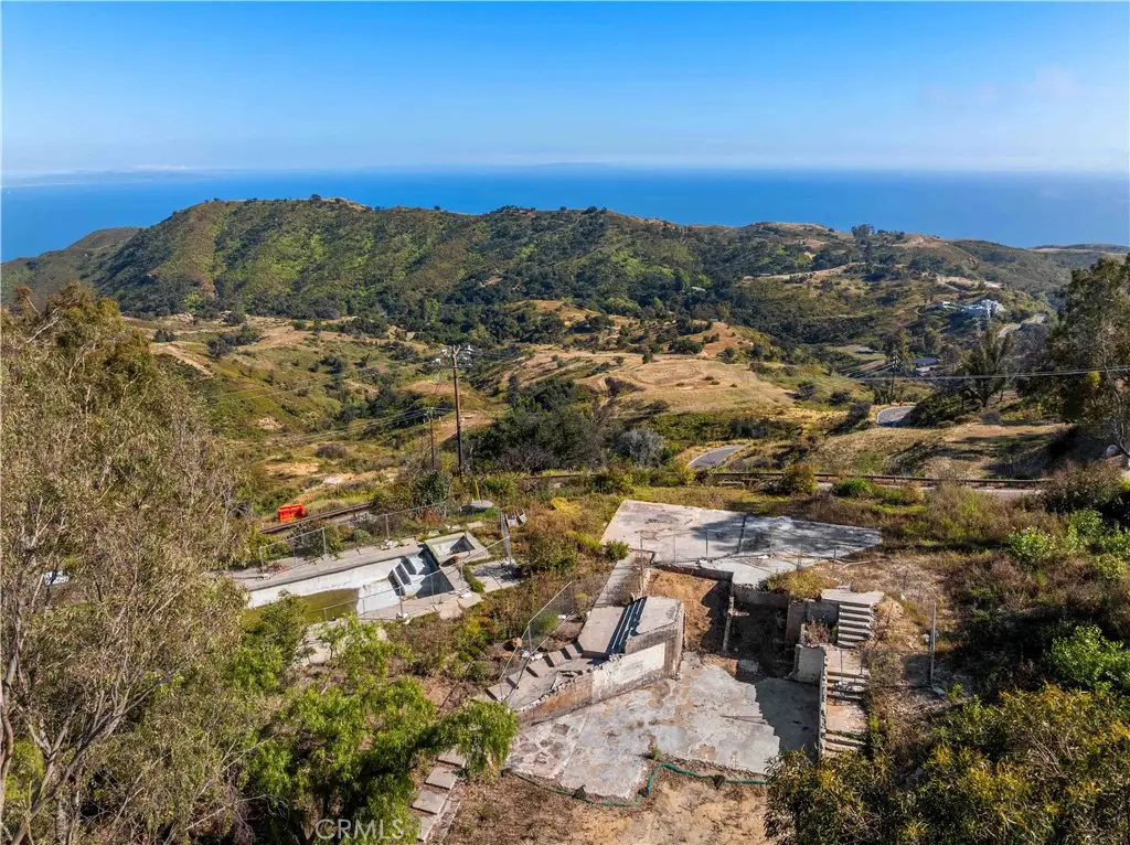 21135 Saddle Peak, Topanga, CA 90290 - #1