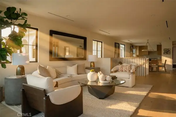 13817 Valley Vista Blvd, Sherman Oaks, CA 91423
