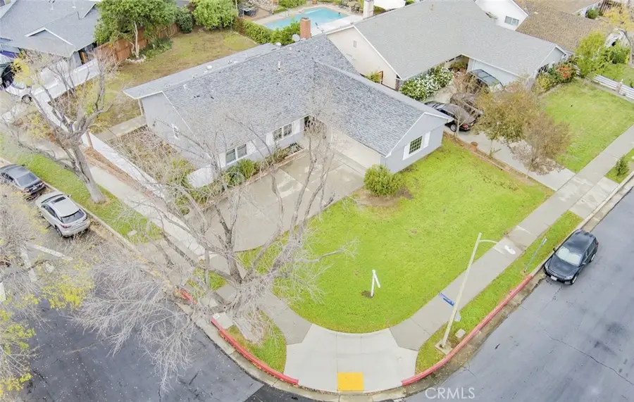 22201 Schoolcraft, Canoga Park, CA 91303 - #2