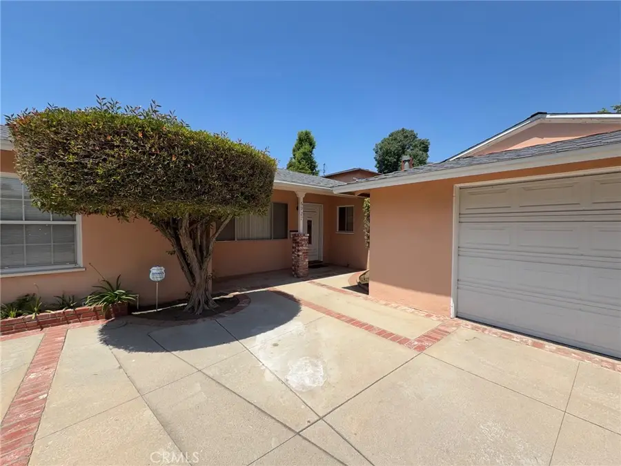 6927 Costello, Van Nuys, CA 91405 - #2