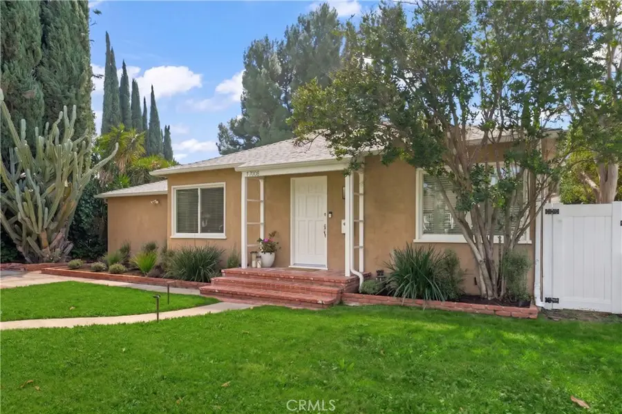 17008 Hartland St, Lake Balboa, CA 91406 - #2