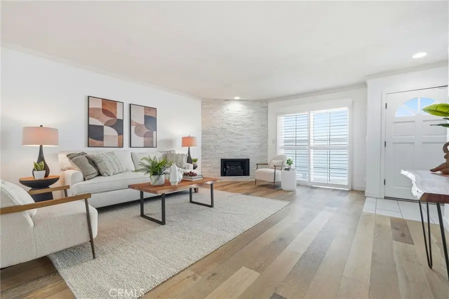7304 Balboa #C, Lake Balboa, CA 91406 - #3