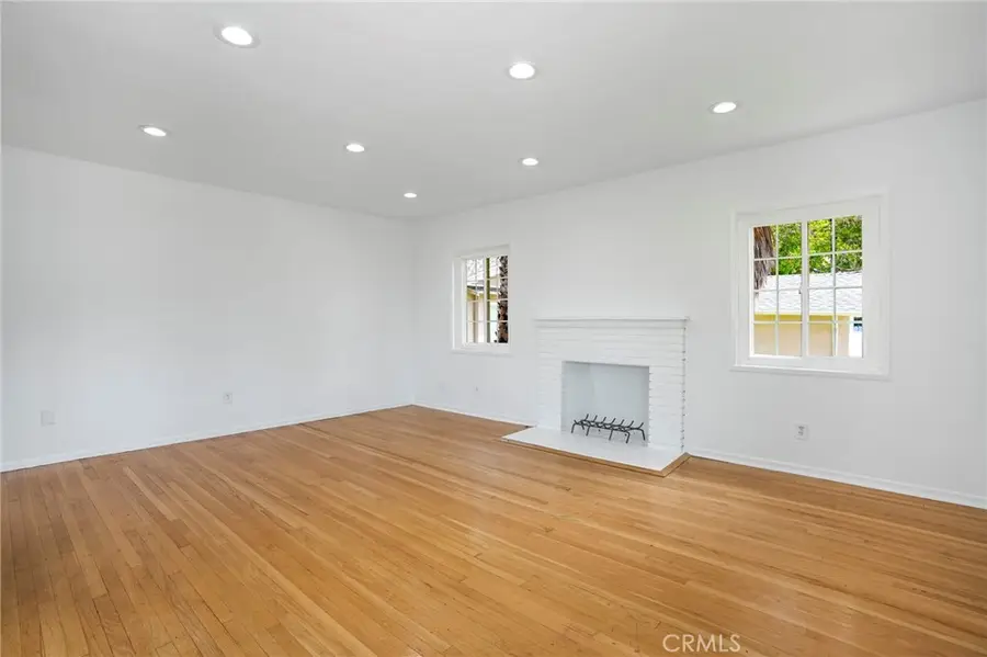 21823 Providencia Street, Woodland Hills, CA 91364 - #3