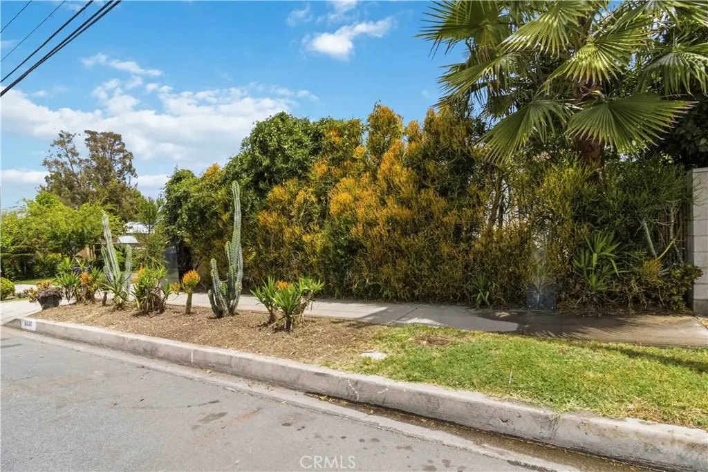 6930 Vanalden, Reseda, CA 91335 - #1