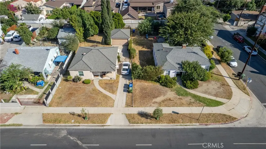 14005 Victory Boulevard, Van Nuys, CA 91401 - #1