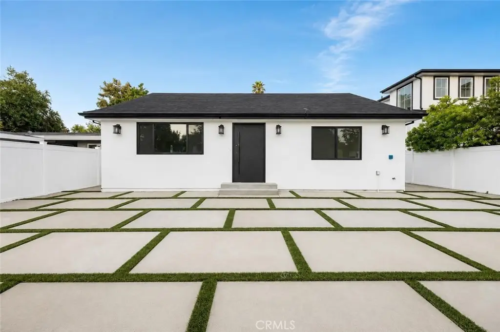 5412 Fallbrook Avenue, Woodland Hills, CA 91367 - #1