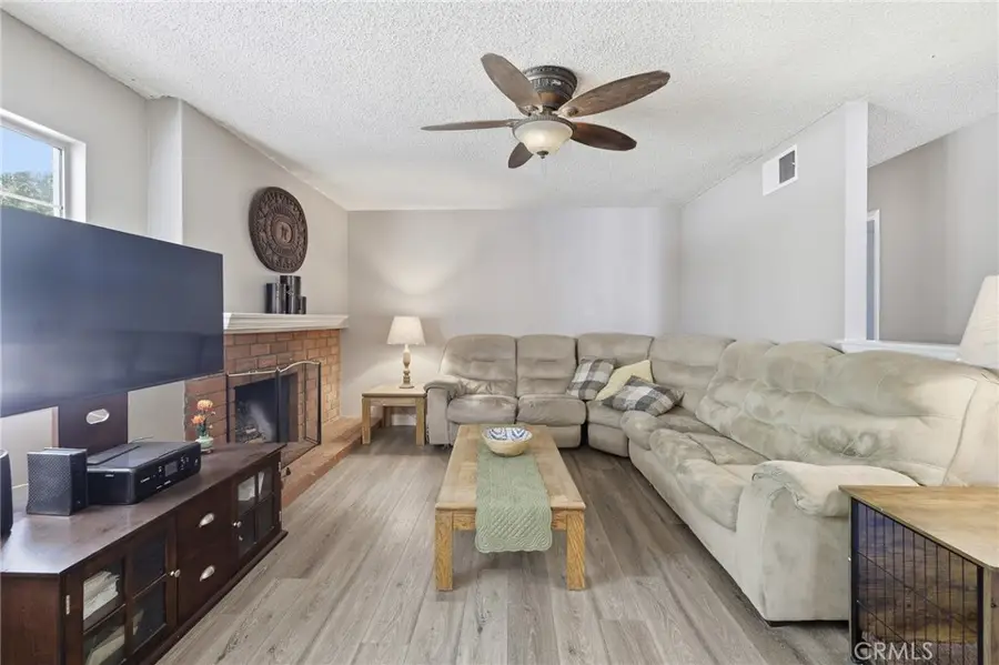 28003 Urbandale Avenue, Saugus, CA 91350 - #2