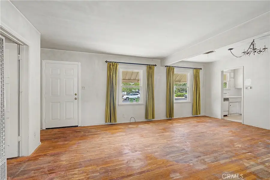 8408 Keokuk Avenue, Winnetka, CA 91306 - #2