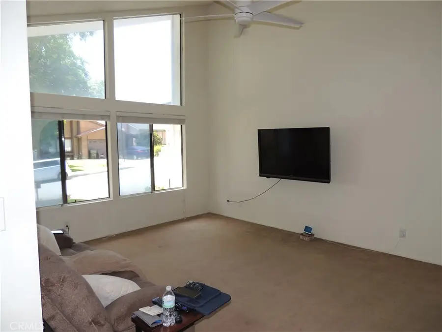 27246 Via Marcia, Saugus, CA 91350 - #3
