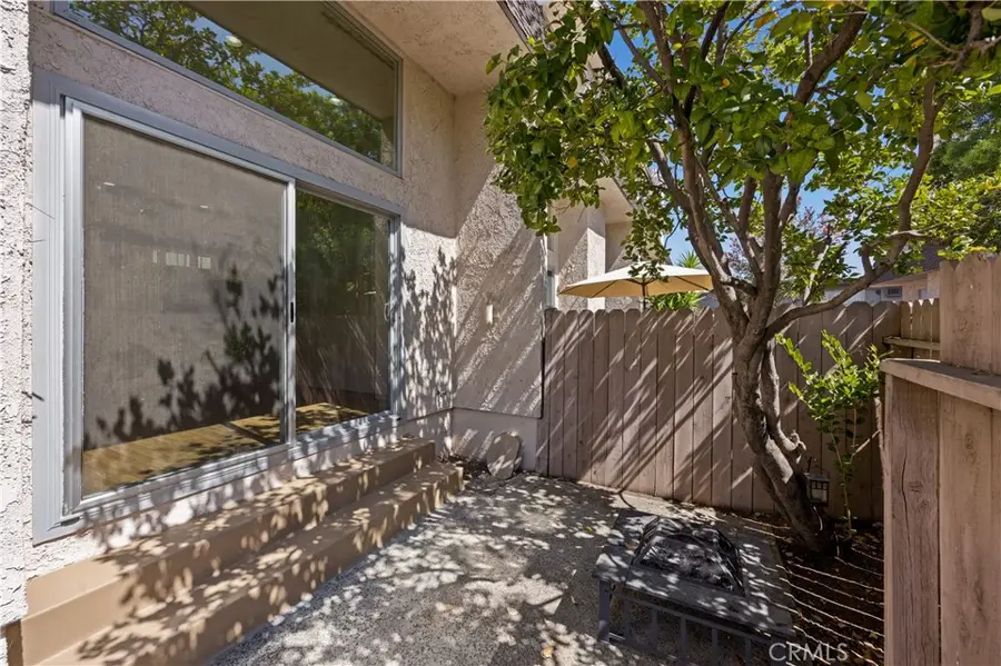 17943 Magnolia Boulevard #16, Encino, CA 91316 - #2
