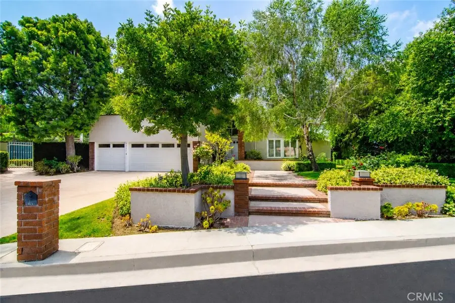 3861 Braewood Court, Tarzana, CA 91356 - #2