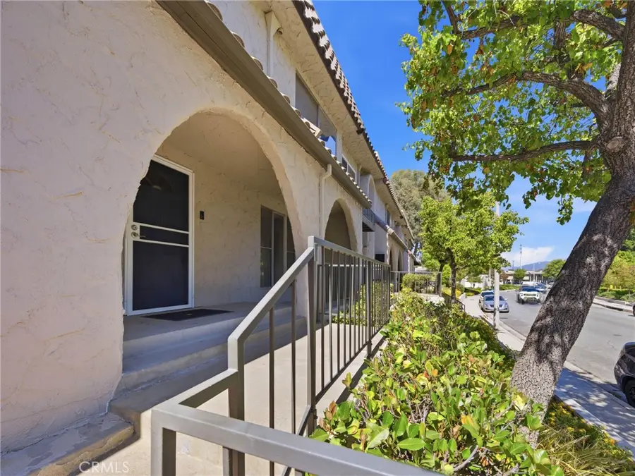 24369 La Glorita, Newhall, CA 91321 - #3