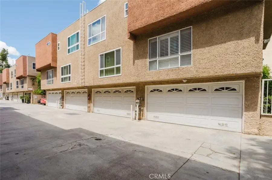 7319 Hazeltine Avenue #4, Van Nuys, CA 91405 - #2