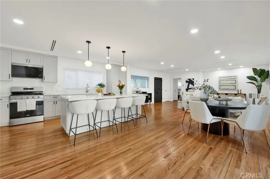 4210 Sepulveda Boulevard, Sherman Oaks, CA 91403 - #3