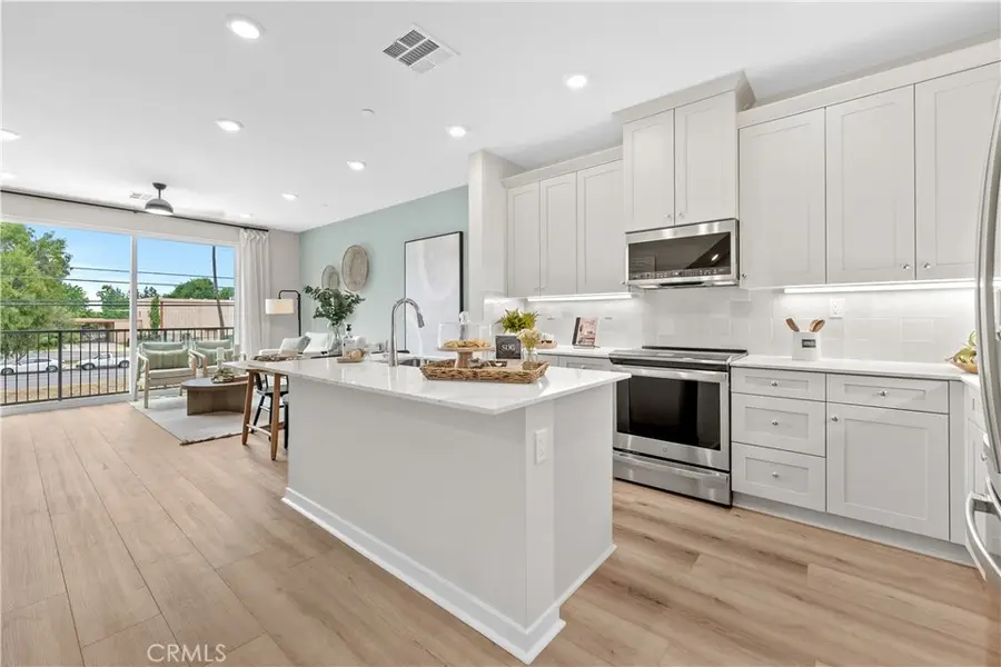 9425 1/2 N Sepulveda Boulevard #4, North Hills, CA 91343 - #3