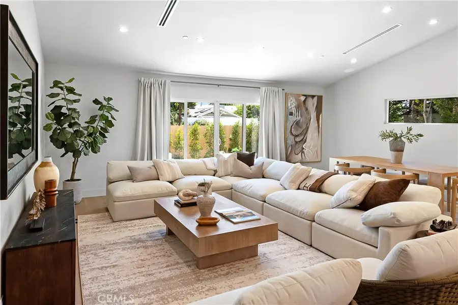 5944 Lasaine, Encino, CA 91316 - #2