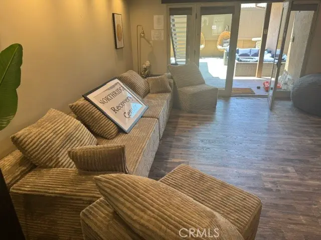 5237 Topanga Canyon, Woodland Hills, CA 91364 - #2