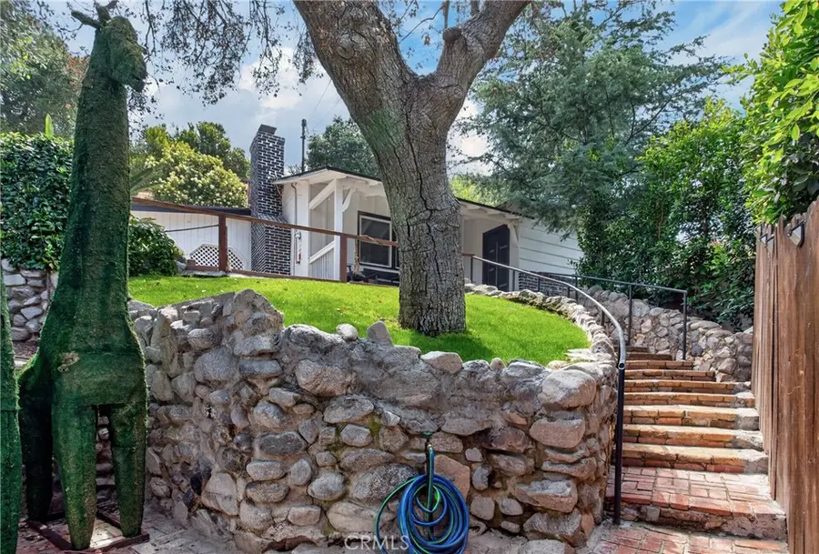 10260 Willow Spring Lane, Sunland, CA 91040 - #2