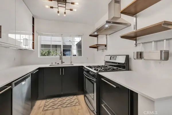 5550 Owensmouth #104, Woodland Hills, CA 91367