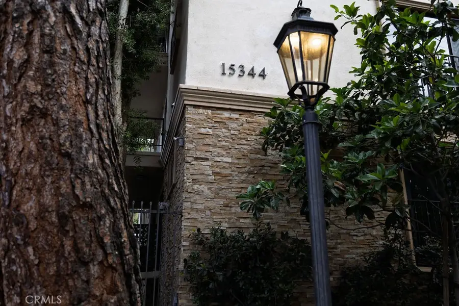15344 Weddington Street #104, Sherman Oaks, CA 91411 - #3
