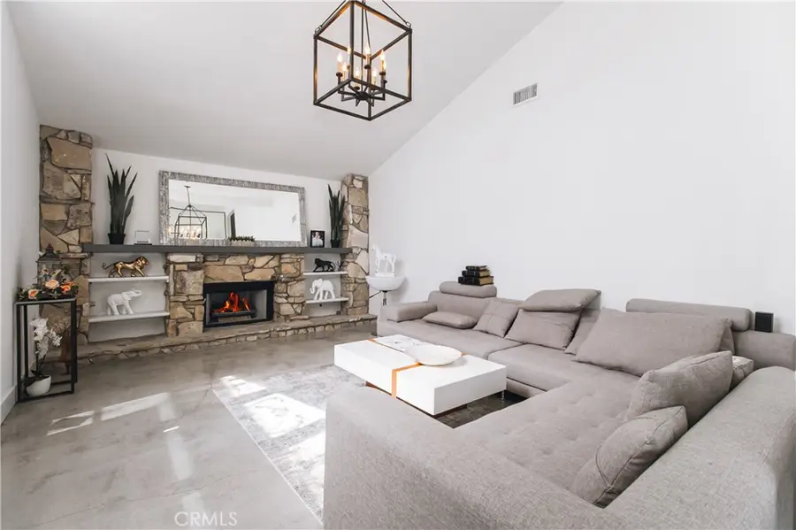 19865 Hiawatha Street, Chatsworth, CA 91311 - #2