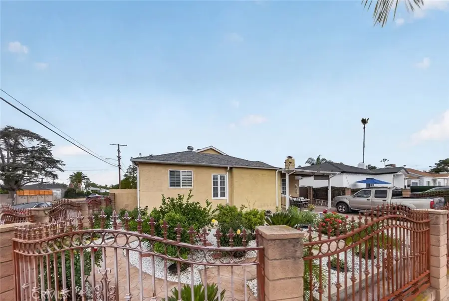 6501 Kraft Avenue, North Hollywood, CA 91606 - #2