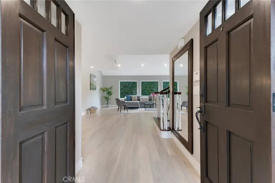 6008 N Pointe Place, Woodland Hills, CA 91367 - #3
