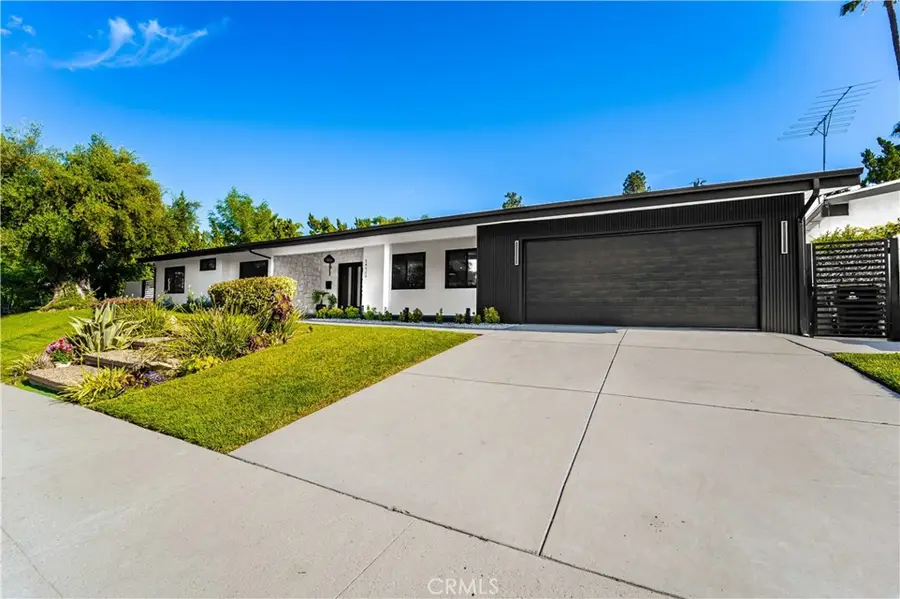 24320 Bessemer Street, Woodland Hills, CA 91367 - #2