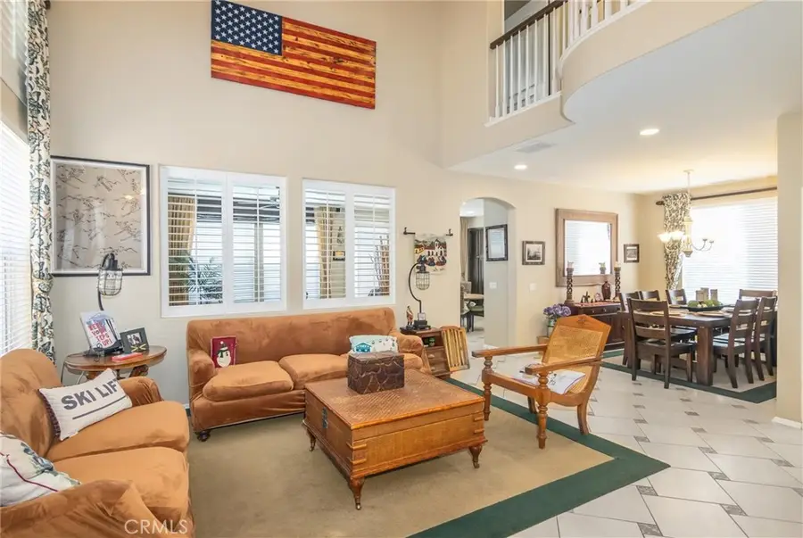 28318 Santa Catarina, Saugus, CA 91350 - #3