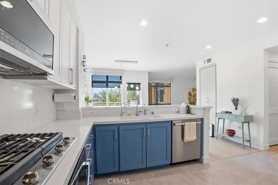 21301 Erwin Street #545, Woodland Hills, CA 91367 - #3