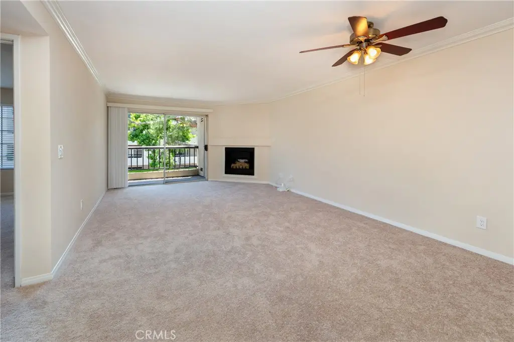 5510 Owensmouth Ave #204, Woodland Hills, CA 91367 - #1
