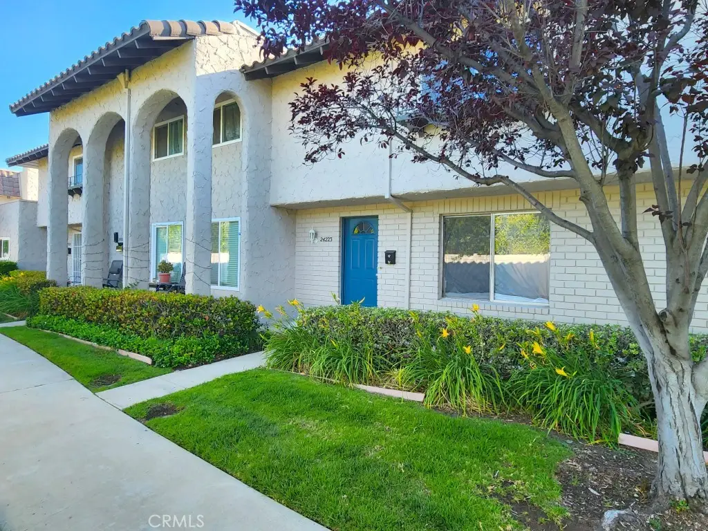 24223 La Glorita Circle, Newhall, CA 91321 - #1