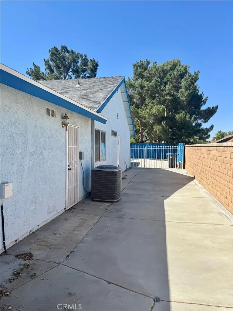 1809 W Avenue K9, Lancaster, CA 93534 - #3
