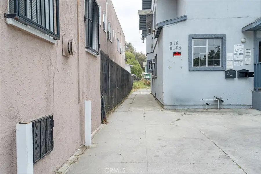 914 W 41st Street, Los Angeles, CA 90037 - #3